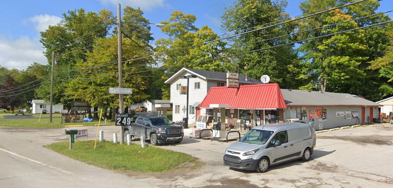 Opechee Motel (Opechee Resort, Opechees) - 2022 Street View (newer photo)